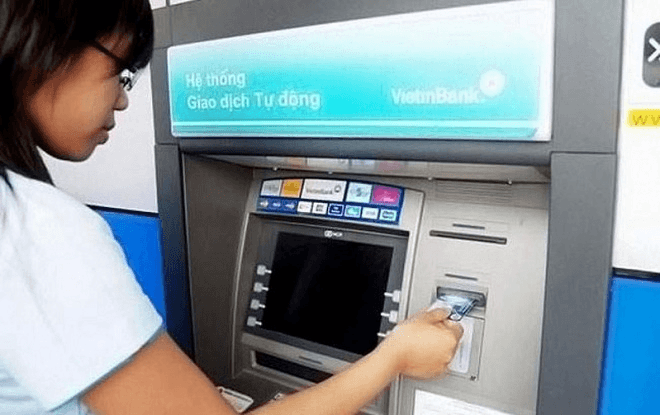 chuyen-tien-vietinbank-tai-cay-ATM