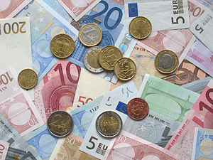 300px-Euro_coins_and_banknotes